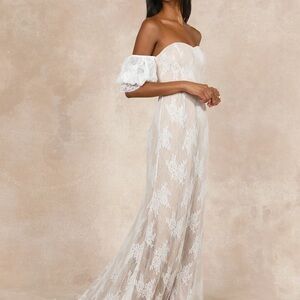 Elegant Off-Shoulder Lace Gown